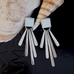 925 Sterling Silver fringe earrings with Mother of Pearl details